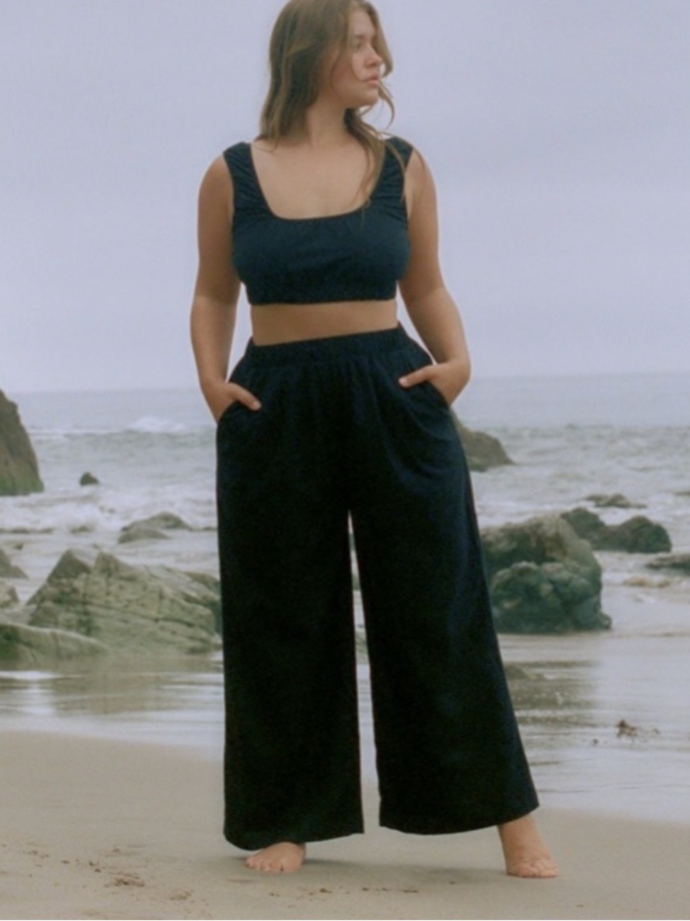 OZMA Crop Wide Leg Pants in Black
